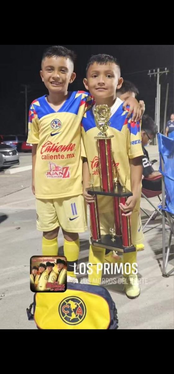 spikymtz's tweet photo. ##NuestroFutbol Saludos desde Arkansas..Los Primos bien Americanistas!! https://t.co/QhtCD1dGQ9