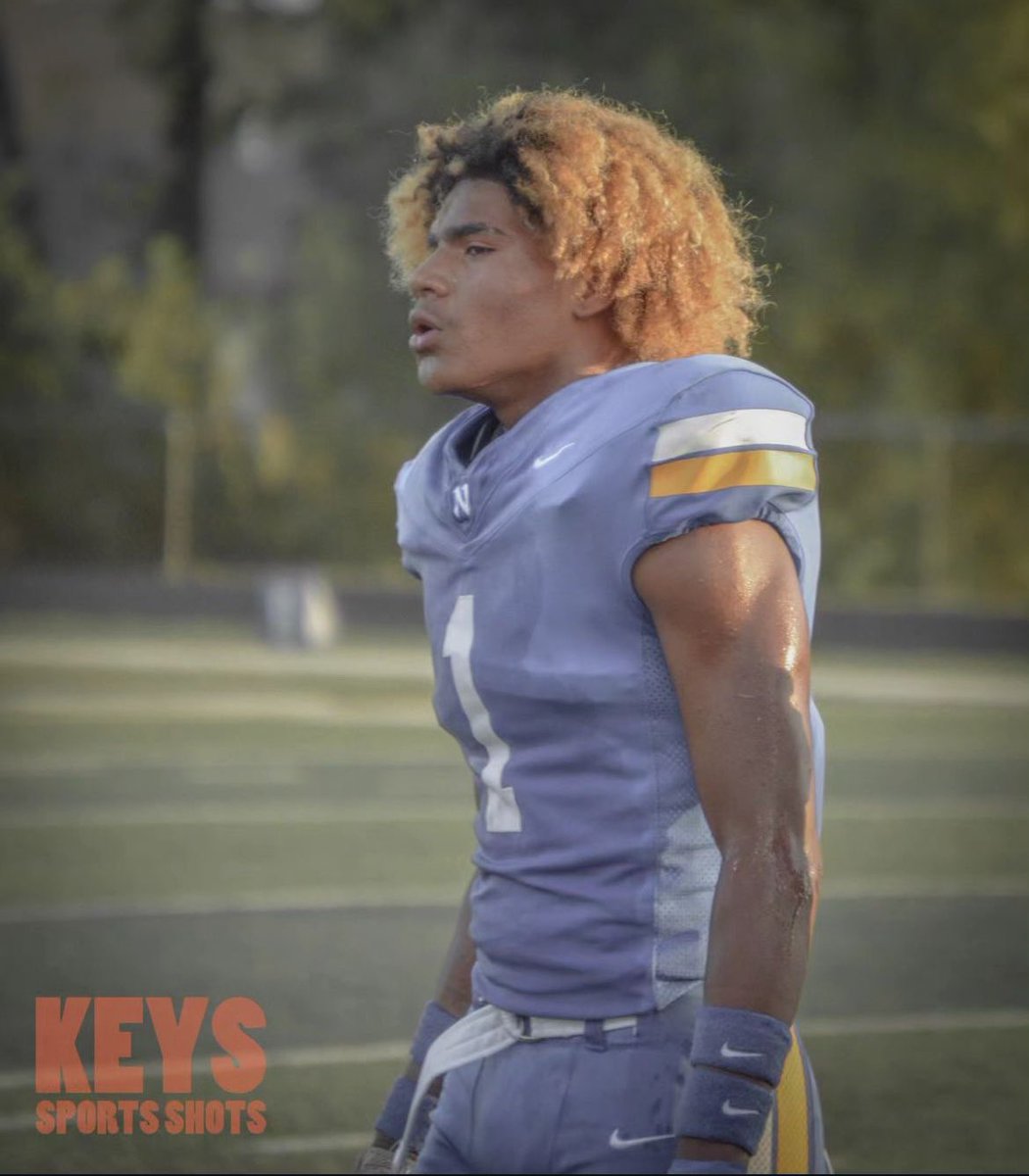 (Reminder)Straight dog coaches! (Wr/FS)
2x 1st team all conference (10th grade) 2x All city 
3 interceptions 
9 pbus
50 tkls 
1 tfl
1 strip fumble 

(6’2 191 LBs) 

hudl.com/v/2Q8jRp