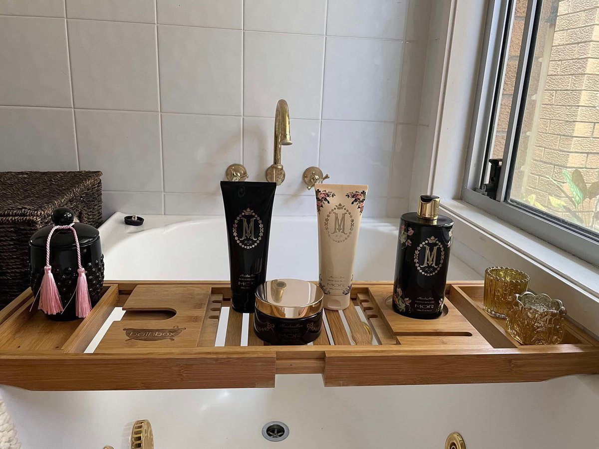 AussieFlowerJaz's tweet photo. Spent all day cleaning the house and doing the shopping so you know where I’m gonna be tonight!
#selflove #HardWorkPaysOff #bath #MOR https://t.co/SBqnqe4k1i
