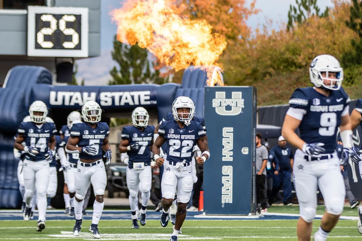 After a great call with <a href="/AliiNiumatalolo/">Ali’i Niumatalolo</a> I am pleased to announce that I have received an offer from Utah State! #GoAggies <a href="/coachmcgiven/">Kevin McGiven</a> <a href="/CoachBroncoM/">Bronco Mendenhall</a> <a href="/coachbuttsUSU/">Evan Butts</a> <a href="/Ben_Hogg18/">Ben Hogg</a> <a href="/USUFootball/">USU Football</a>