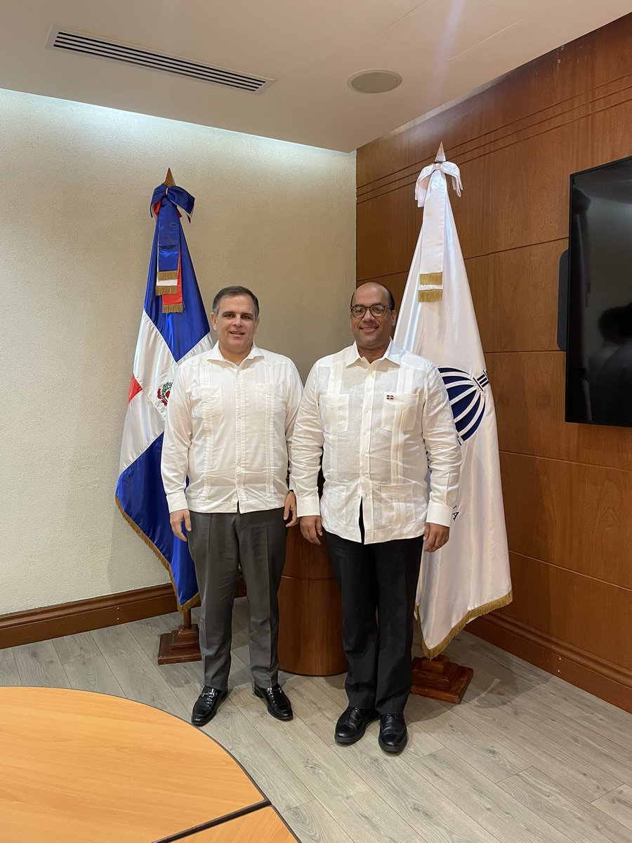 Wellington Bencosme (@wdbencosme) on Twitter photo Sostuve una placentera reunión con el ministro de Hacienda, Jochi Vicente (<a href="/jochivicente/">Jochi Vicente</a>), permitiendo conversar sobre elementos de agenda desarrollo sostenible ONU y proceso para optimizar la gestión pública. Sostuve una placentera reunión con el ministro de Hacienda, Jochi Vicente (<a href="/jochivicente/">Jochi Vicente</a>), permitiendo conversar sobre elementos de agenda desarrollo sostenible ONU y proceso para optimizar la gestión pública.