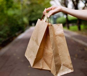 Ruizhimachine's tweet image. Why choose paper over plastic? Because it’s biodegradable, recyclable, and better for our planet. The change is in your hands.🌿
#ruizhimachinery
#paperbagmachine

Contact us
Email:sales@wzruizhi.com
Learn more:mted.com