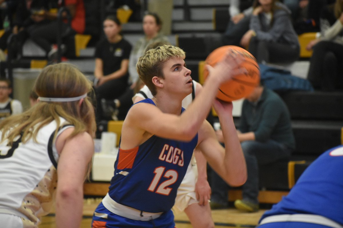 Varsity Boys Basketball @ Sycamore:
FINAL: Sycamore 66, GK 50.
Hayden Hodgson led the Cogs with 16 points including four 3-pointers.  Marcus Johnson and Nathan Kleba added 12 and 10 respectively.  The Cogs finish the regular season 14-17.