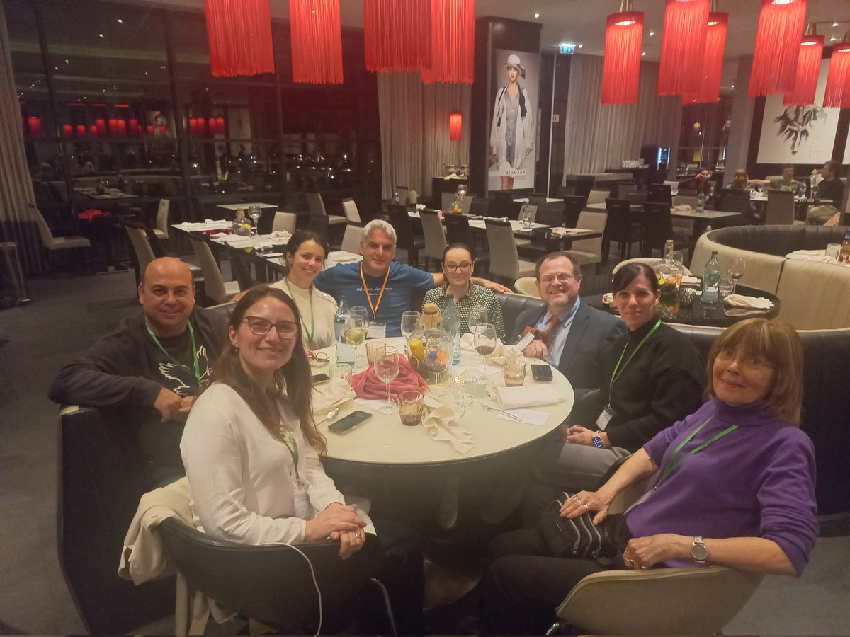 #EOW2025
With the large Israeli group of researchers at EOW. Go Ovary!!