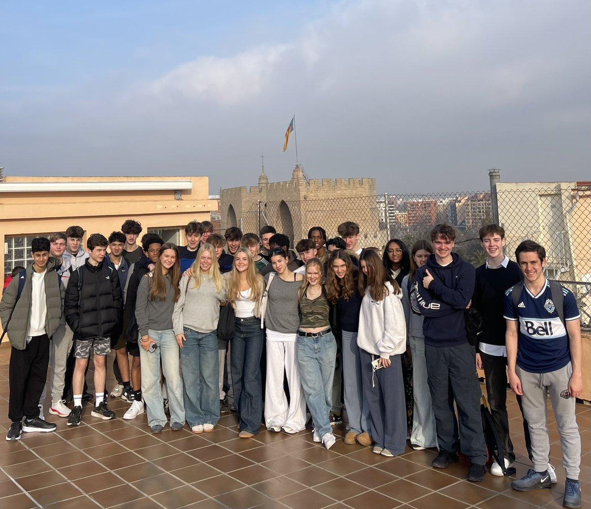 ElthamCLang's tweet photo. Day 3 in València: the students visited a school in the city centre and enjoyed a language exchange activity with Spanish students. https://t.co/D1Eu90YGjU
