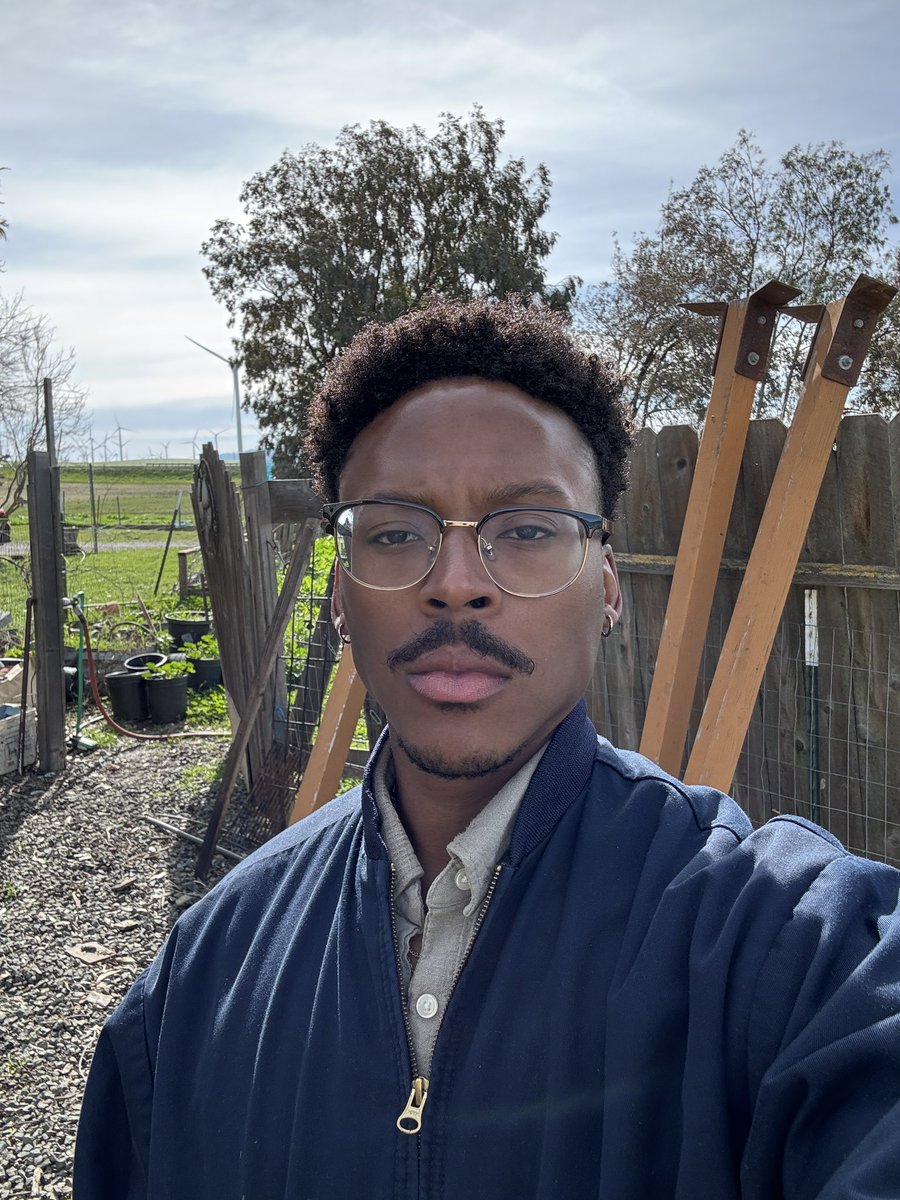 vstromg's tweet image. turned 24 today, ain’t shit to smile about