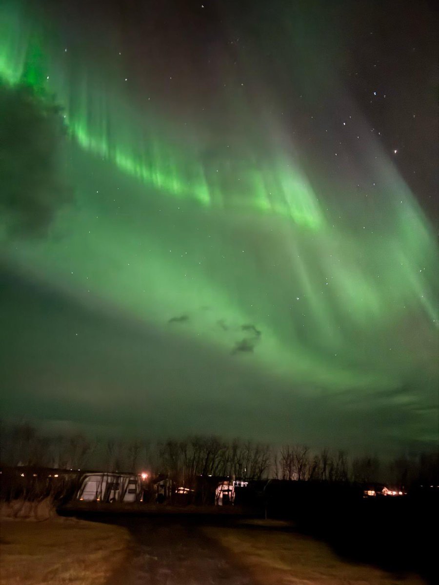 Hele’s Iceland tweet media