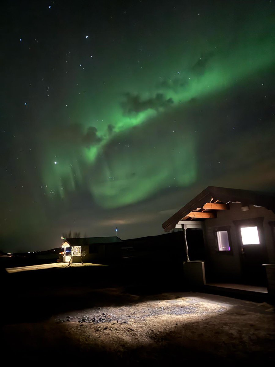 Hele’s Iceland tweet media