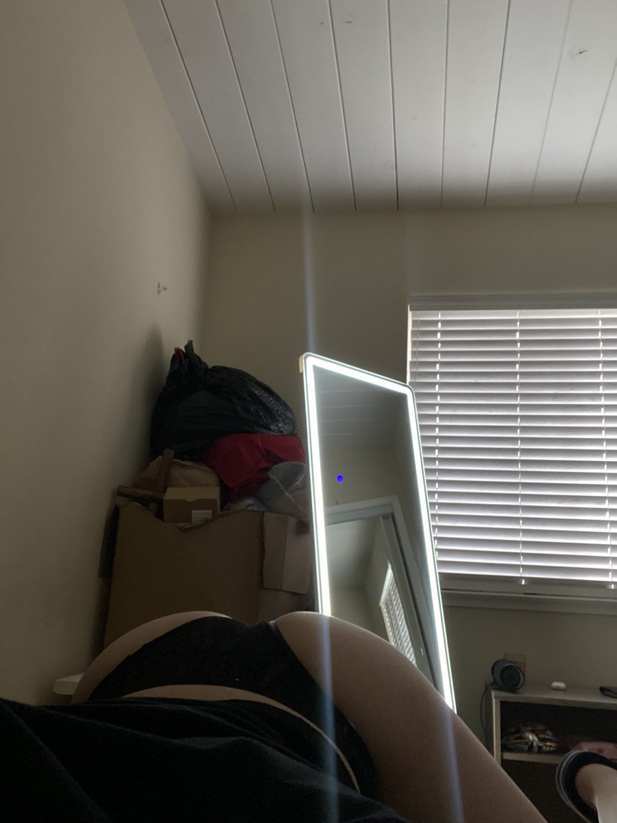 priv4jay's tweet photo. can someone eat me out😩? https://t.co/xBi8EVJGsp
