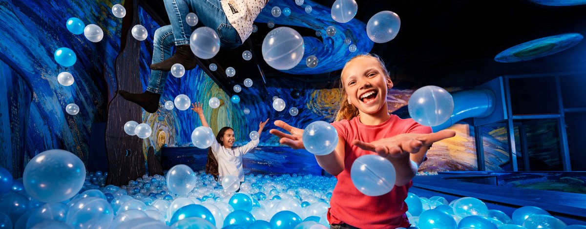 Leef je uit in de wereld van De Hollandse Meesters, geopend sinds 2023! Spring, klim en klauter dwars door de schilderijen en ren van de ene verwondering naar de andere. Dé plek waar kunst tot leven komt! Word jij de nieuwe Van Gogh? #Madurodam #Attractiepark