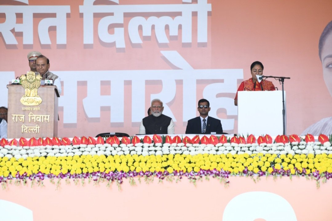 JATankit07's tweet photo. प्रधानमंत्री श्री Narendra Modi जी के मार्गदर्शन में 'विकसित दिल्ली' के संकल्प के साथ आज मुख्यमंत्री पद की शपथ ली। यह सिर्फ एक जिम्मेदारी नहीं, बल्कि दिल्लीवासियों की आकांक्षाओं को साकार करने का अवसर है। 
@narendramodi

#दिल्ली_में_भाजपा_सरकार https://t.co/BBaKRjapy9
