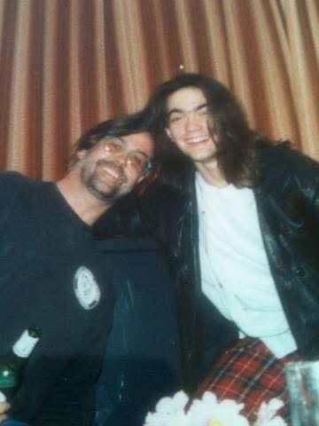 _MartinJonathan's tweet image. I haven’t tweeted for a long time. Ever since it’s all changed!

But today, and for the next few days, I’m travelling. 

My musician Dad died a year ago. He left me all of his instruments and equipment. I’m off to England to organise it all. 

A bitter sweet journey.