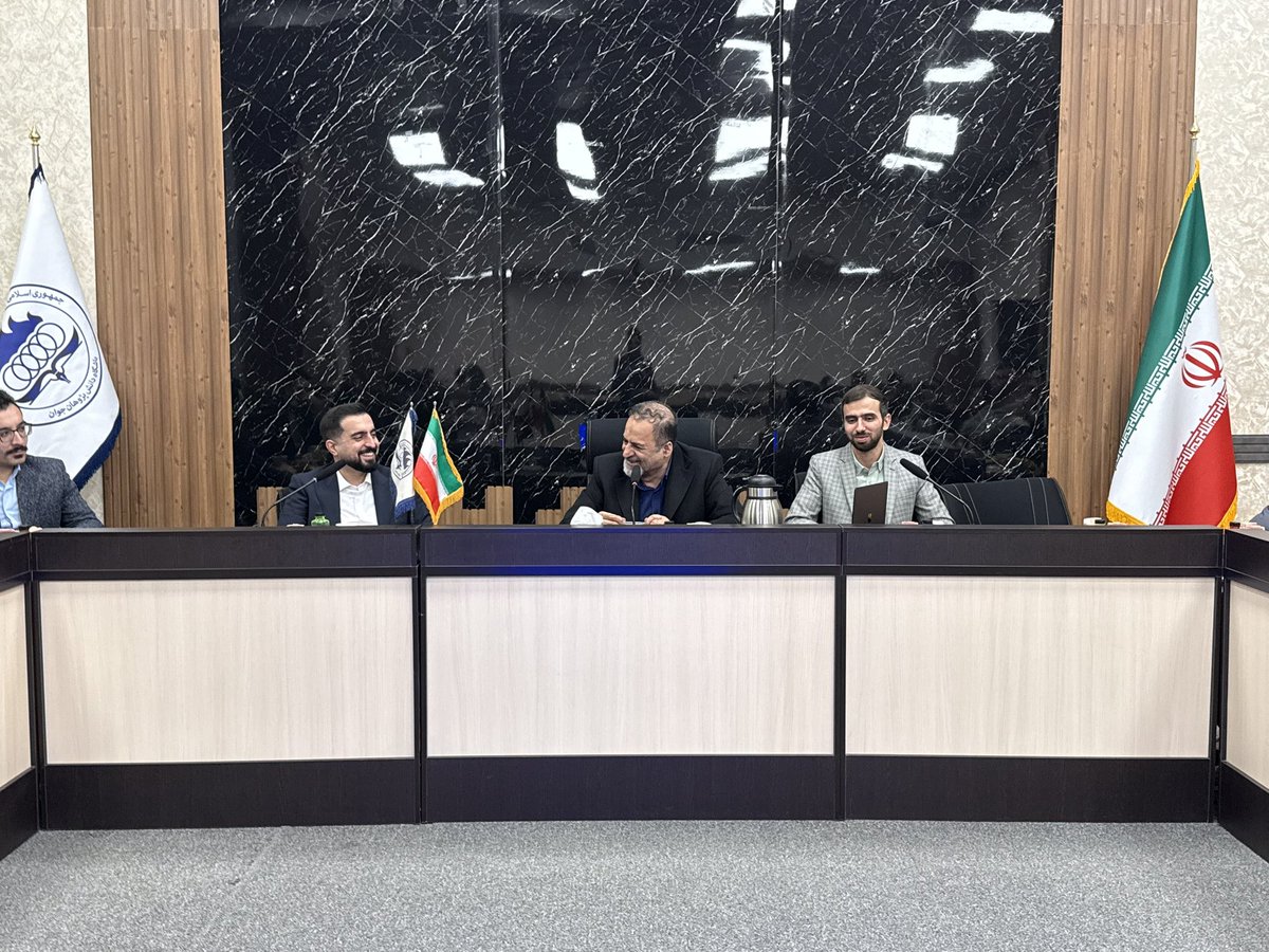 stusciradio's tweet photo. نشست صمیمی اعضای شبکه #نخبگان ایران با پروفسور قناعتی، بنیان گذار #اینترونشنال_رادیولوژی در ایران https://t.co/EVMeGGYIUl