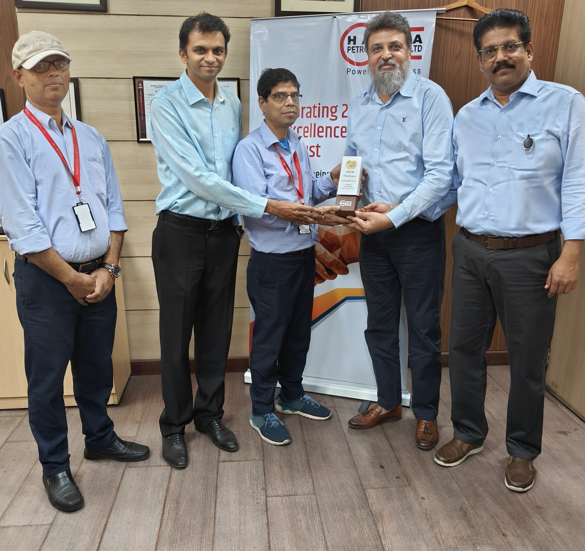 Balmer_Lawrie's tweet image. #BalmerLawrie #LogisticsServices was felicitated as the &quot;Trusted Logistics Partner&quot; for Haldia Petrochemicals as they celebrate 25 years of excellence. This recognition underscores our unwavering commitment to delivering seamless and reliable #logistics #solutions.