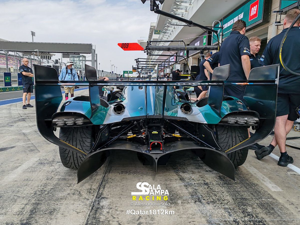 SalaStampRacing's tweet image. Diamo il benvenuto ufficiale nel #WEC ad @AMR_Official con la bellissima #Valkyrie #LMH con la 007 e la 009 #Hypercar 
per i test ufficiali in Qatar della stagione 2025 #Qatar1812KM 

📸 @AlessandroSala1