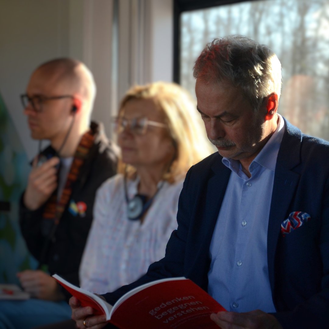 Unter dem Motto „Städte bewegen – Miasta Poruszają“ reisten Robert Parzer und Julia Bork für die Stabstelle des Deutsch-Polnischen Hauses an Bord des Eurocity mit dem Kulturzug von Berlin über Posen nach Warschau und zurück.🚆
🔗 deutschpolnischeshaus.de/veranstaltunge…
Fotos ©Michalina Krygier