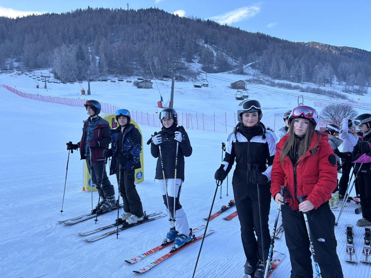 SJP Ski tweet media