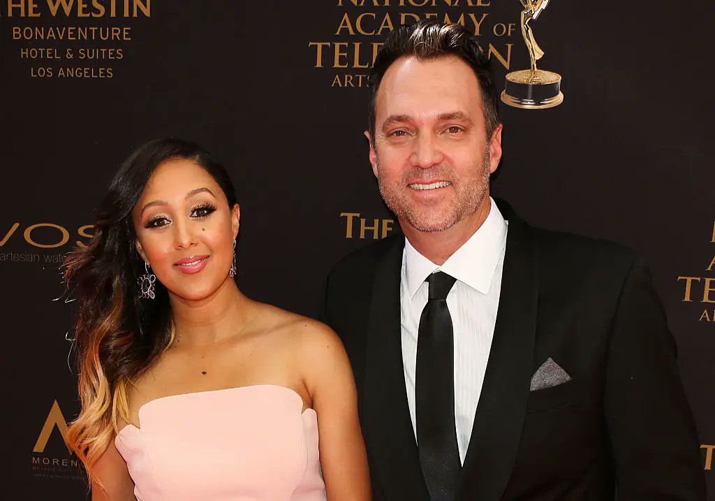 TheMrJuanBrown's tweet image. ‘No Wonder Tia Distanced Herself’: Tamera Mowry Hit with Strays After Right Wing Husband Adam Housley’s ‘Privileged’ Rant About Food Stamps

👉 
tinyurl.com/24crfsbr

#Trending #Adam #Distanced #Food #hit #Housleys #Husband #Mowry #Privileged #rant #...