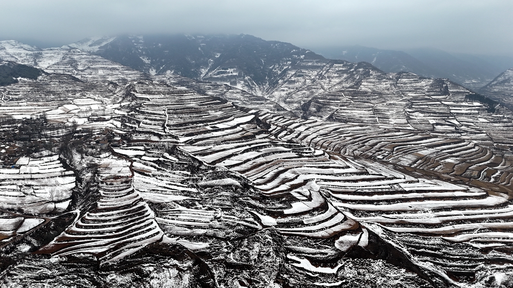 ExploreGansu's tweet photo. ❄️❄️❄️Spring snow graced the fields in Wushan county of #Tianshui, #Gansu province. #CharmingGansu #GansuTravel #LovingGansu #SpringinGansu https://t.co/3aTsGR5qjk