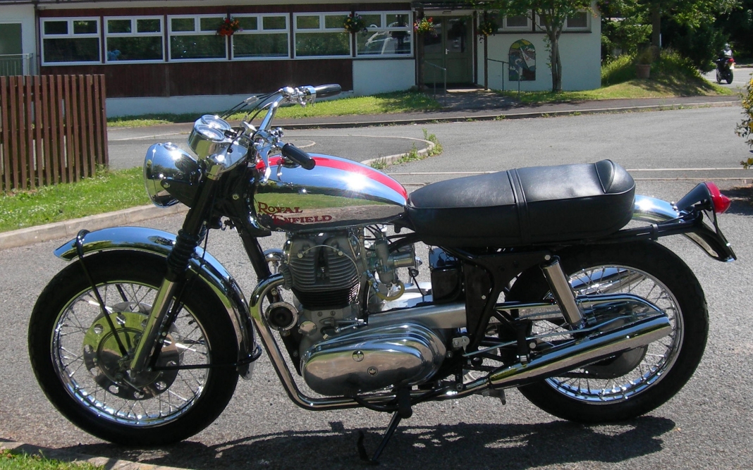 HitchcocksM's tweet photo. Looking forward to summer. Many of our regular customers often send us delightful pictures of their bikes on a sunny summers days. ๐๐๐ฌ๐ง๐ท#royalenfield #royalenfieldtwin #classicbike #motorcycle #england #caferacer #interceptor #750interceptor #classicmotorcycle https://t.co/ySNCXMFH8h