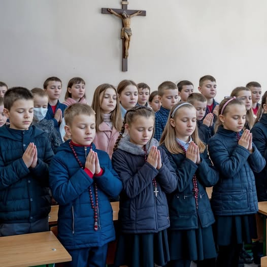 Jesteś za powrotem krzyża do wszystkich szkół.