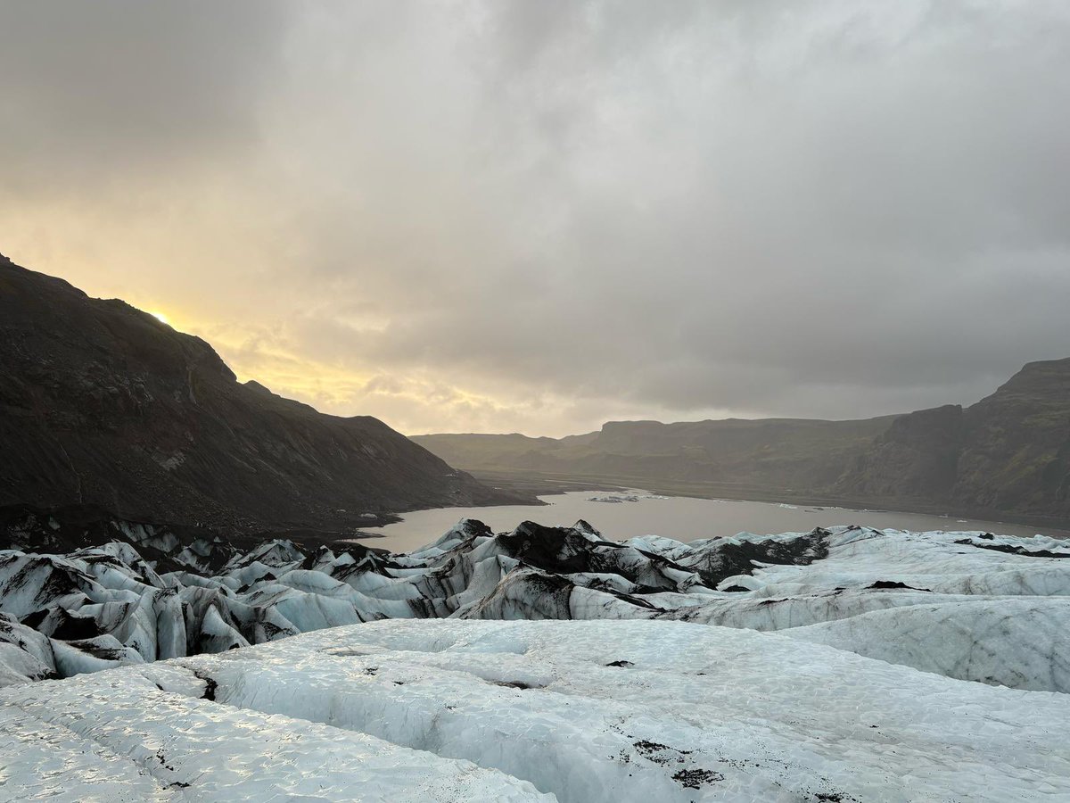 Hele’s Iceland tweet media