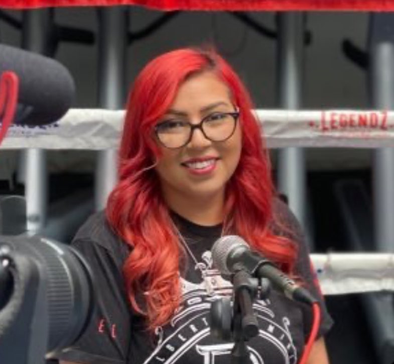 The only and real boxing beauty. Que chula mujer.