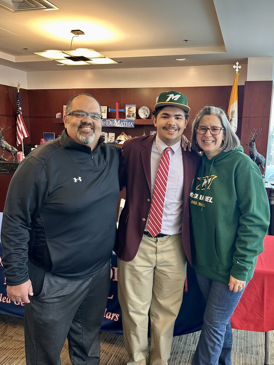 ChappyMommy's tweet photo. Signing Day for @gabechapman25 and fellow seniors at DeMatha High School! @mcdanielsports @McDaniel_BASE @achappy_terp https://t.co/nwlzjVtR0T