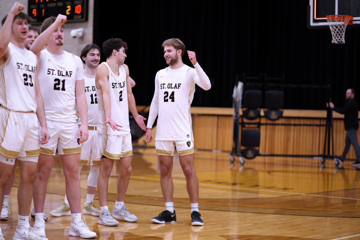St. Olaf Athletics (@stolafathletics) on Twitter photo Kobe Kirk capped a late comeback - and a 30-point night - with a deep three-pointer at the buzzer to give <a href="/StOlafMBB/">St. Olaf Men's Basketball</a> a 77-74 win over Saint Mary's in its final home game of the season!
RECAP: athletics.stolaf.edu/news/2025/2/19…
#UmYahYah | #OlePride | #d3hoops Kobe Kirk capped a late comeback - and a 30-point night - with a deep three-pointer at the buzzer to give <a href="/StOlafMBB/">St. Olaf Men's Basketball</a> a 77-74 win over Saint Mary's in its final home game of the season!
RECAP: athletics.stolaf.edu/news/2025/2/19…
#UmYahYah | #OlePride | #d3hoops