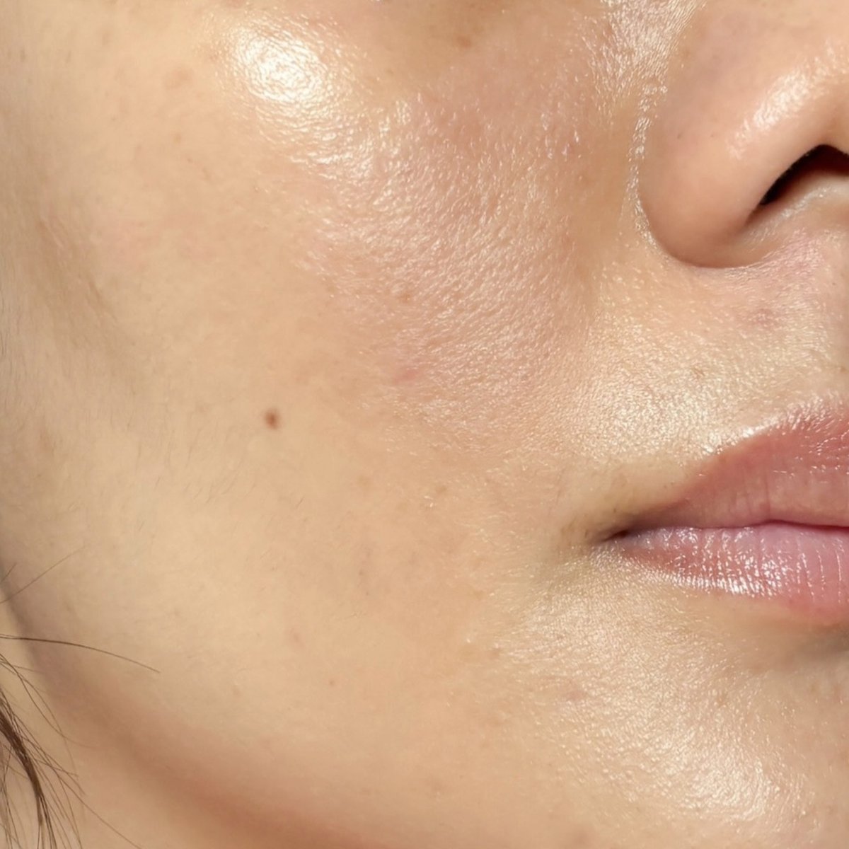 ตัวช่วยจบปัญหาเรื่องสิวอุดตัน La Roche-Posay Effaclar Serum ช่วยลดการสะสมแบคทีเรียในรูขุมขน ให้สิวอักเสบยุบเร็วขึ้น แบบผิวเรียบเนียนชุ่มชื้นไม่แห้งตึง รอยสิวเก่าดูจางลง เนื้อเซรั่มบางเบาอ่อนโยน ผิวแพ้ง่ายใช้ได้ ต้องมีติดบ้านไว้เลย ทางนี้มีหมดแบบนับไม่ถ่วนแล้ว

🩵https://t.co/n5hqSs62Kj 
🩵https://t.co/iFvP9qQaFA 

#LaRochePosayTH #Effaclar #ลาโรชโพเซย์ #เอฟฟาคลาร์ #สลายสิว #เอฟฟาคลาร์เซรั่ม