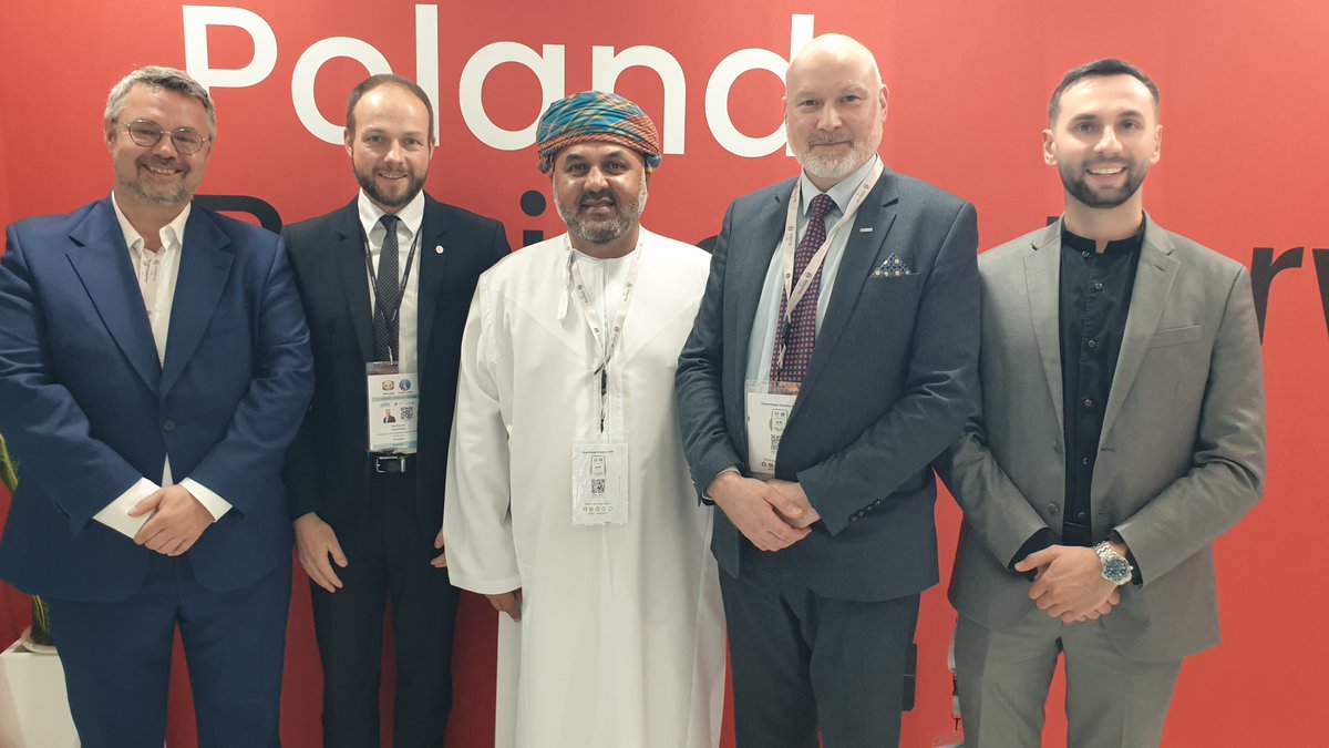 Transbit_PL's tweet image. Przedstawiciele Transbit na IDEX 2025 podczas bezpośrednich spotkań prezentują najnowsze rozwiązania w zakresie łączności radiowej oparte na technologii Software Defined Radio (SDR) dostosowane do pracy w sieciocentrycznych systemach dowodzenia C4ISR.