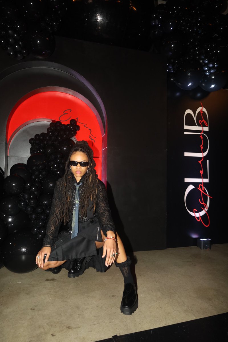 Sim1ofone's tweet photo. siri play “she know what she wanted (jersey club remix slowed)” https://t.co/hYIkbLfhRV