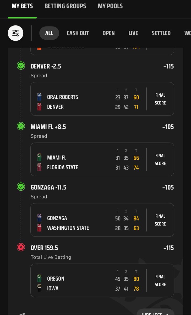 bsosvb's tweet photo. This bullshit sequence of events in Iowa vs Oregon game cost me $900! When the fraud activities going to stop with point shaving, etc. 2 missed bunny layups and an overturned 3 pointer that was originally called good prior to an undeterminable replay. Are we fucking serious! https://t.co/k4CsNcwuy5