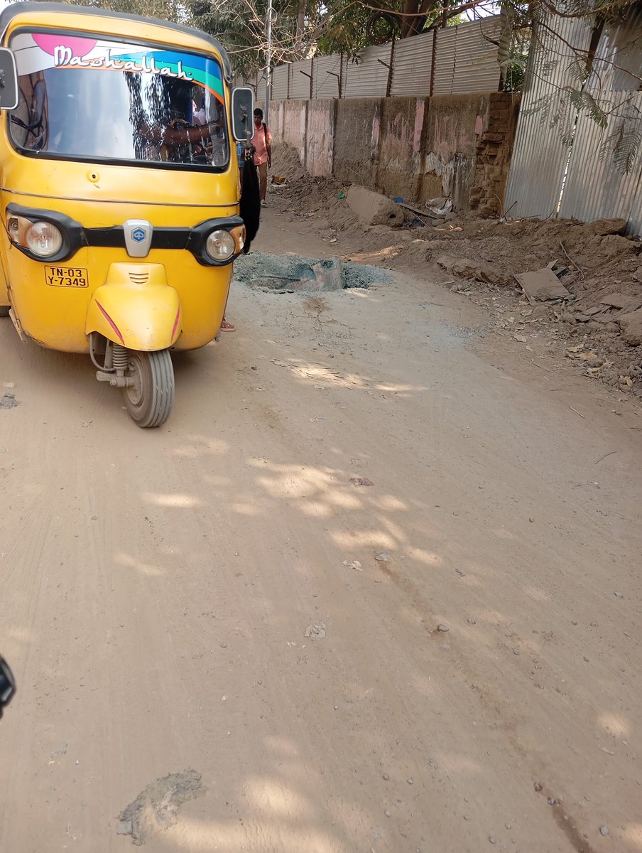 isas916's tweet photo. Accumulated debris is causing breathing issues for residence.
Children’s safety is at risk with two govt. schools nearby
Residents demand immediate action from authorities to repair the road &amp; ensure#PublicSafety @chennaicorp @ThanthiTV
@PTTVOnlineNews
@sunnewstamil
@ndtv(2/2) https://t.co/tBNLupzbOs