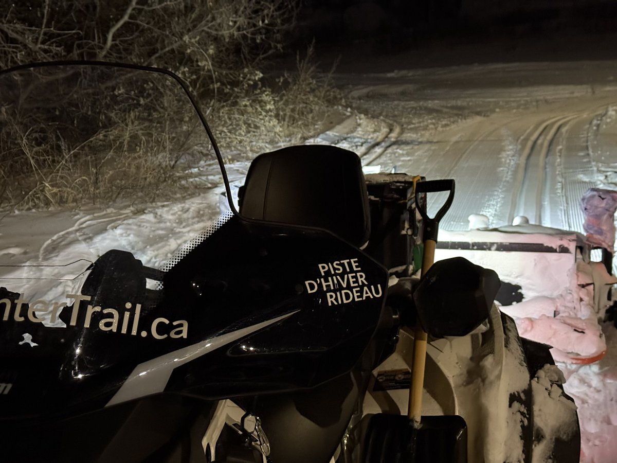 After cutting down many large snowdrifts this afternoon, our team was out tonight cleaning everything up and setting fresh classic tracks. Conditions should be good tomorrow, and will continue to improve this week as we get ready for Sunday’s Loppet.