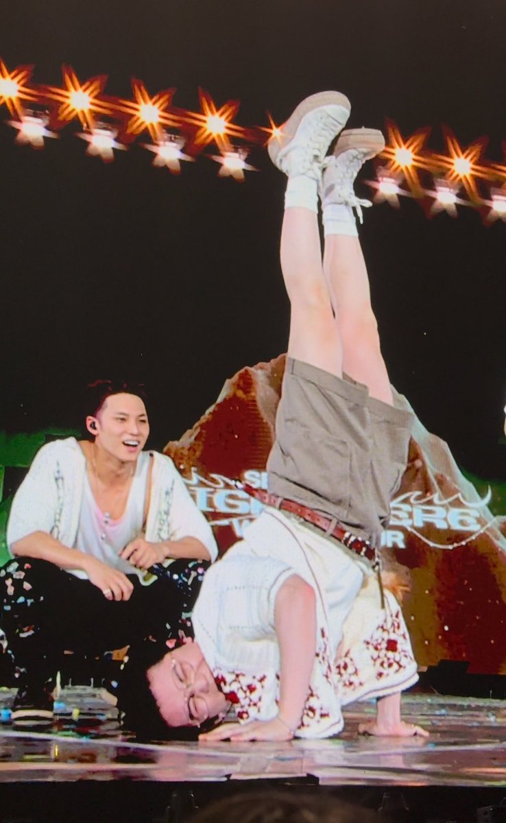 발은 가늘고 하얗다ㅋㅋㅋㅋㅠ