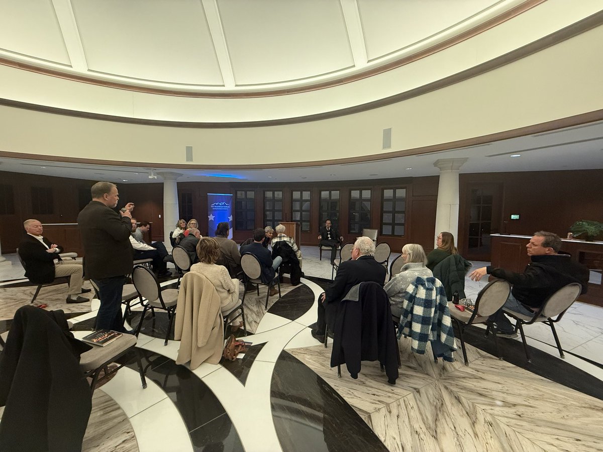 Steamboat_Inst's tweet image. Great event tonight with @ishapiro discussing his latest book, “Lawless: The Miseducation of America&apos;s Elites.” Thank you everyone who came out and joined us! #bookevent #colorado