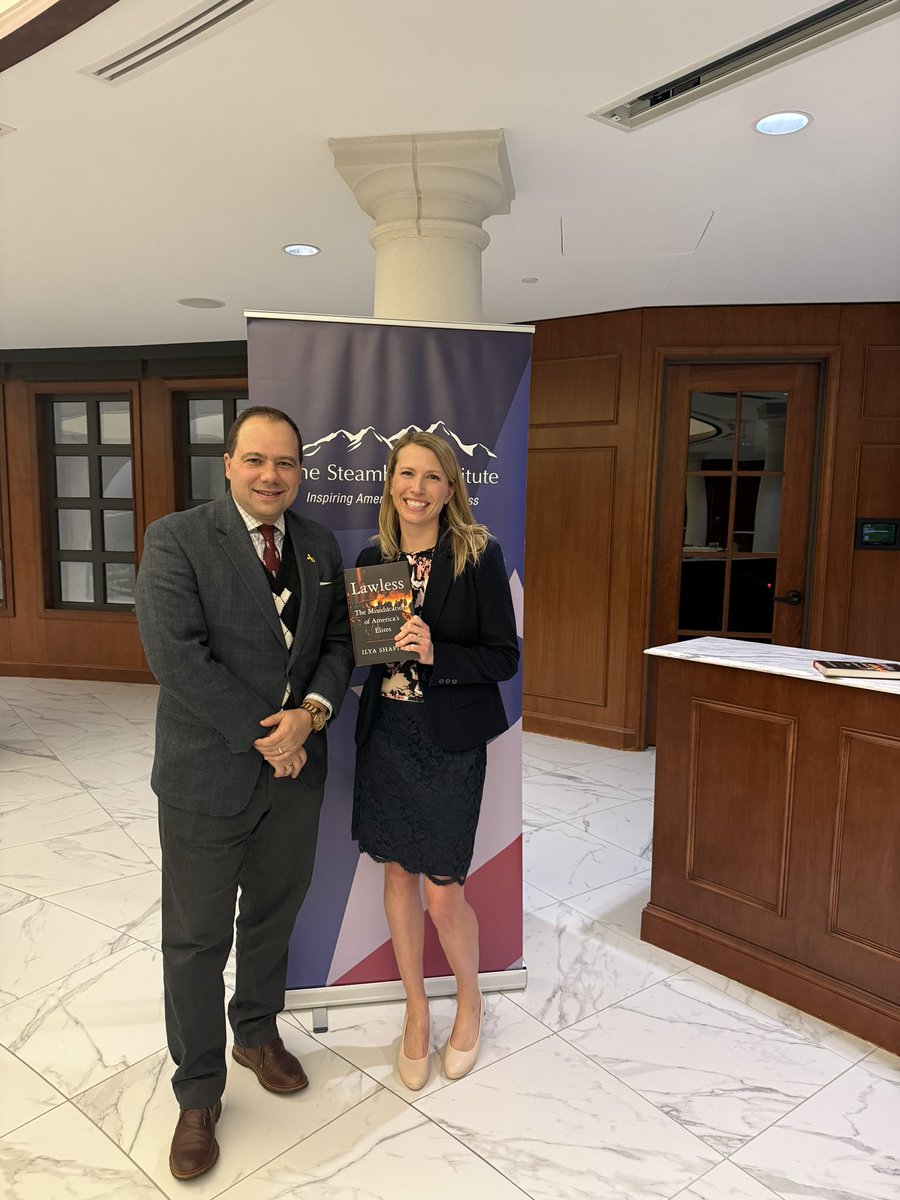 Steamboat_Inst's tweet image. Great event tonight with @ishapiro discussing his latest book, “Lawless: The Miseducation of America&apos;s Elites.” Thank you everyone who came out and joined us! #bookevent #colorado