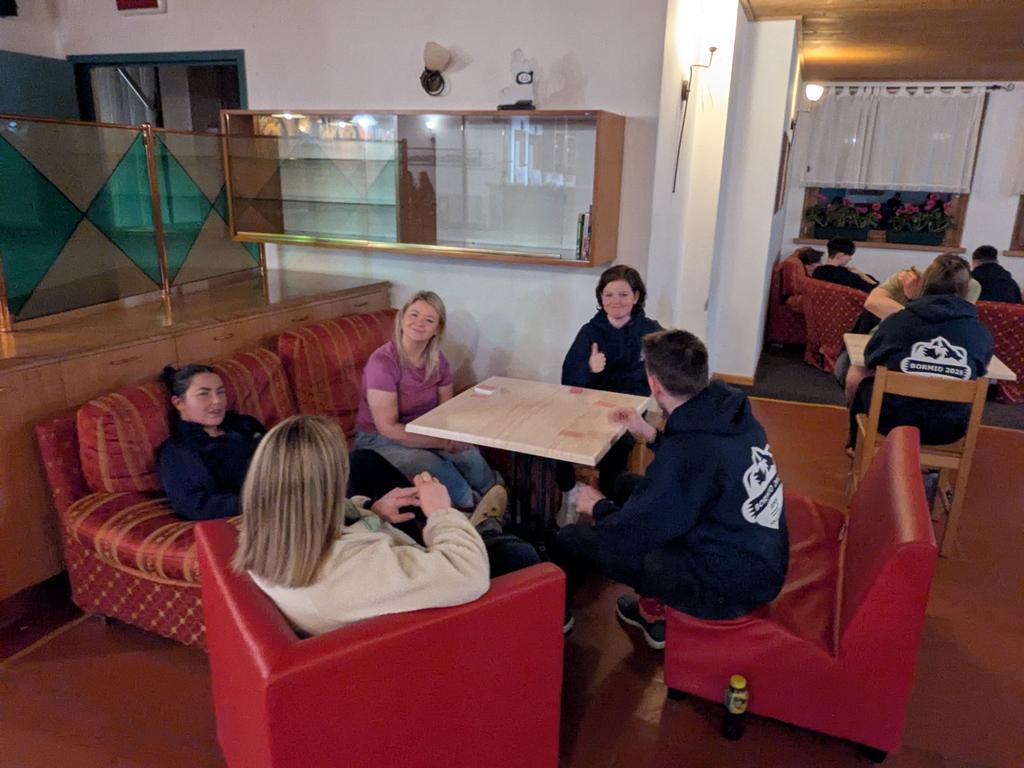 AHS Skiing tweet media