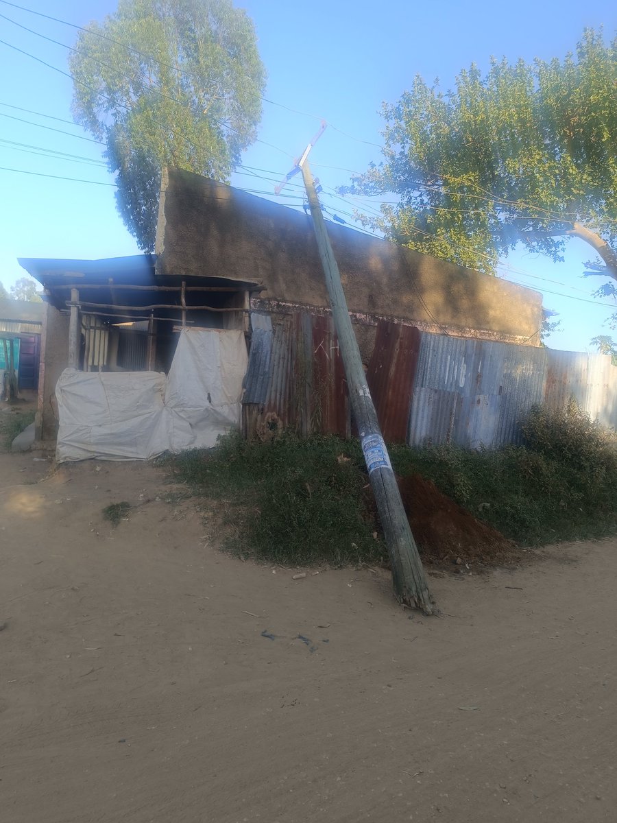 kivayavic's tweet photo. @KenyaPower_Care 
This is in the middle of kakamega. For the last three days.....IS THIS FAIR. https://t.co/UcDfsrOtPb