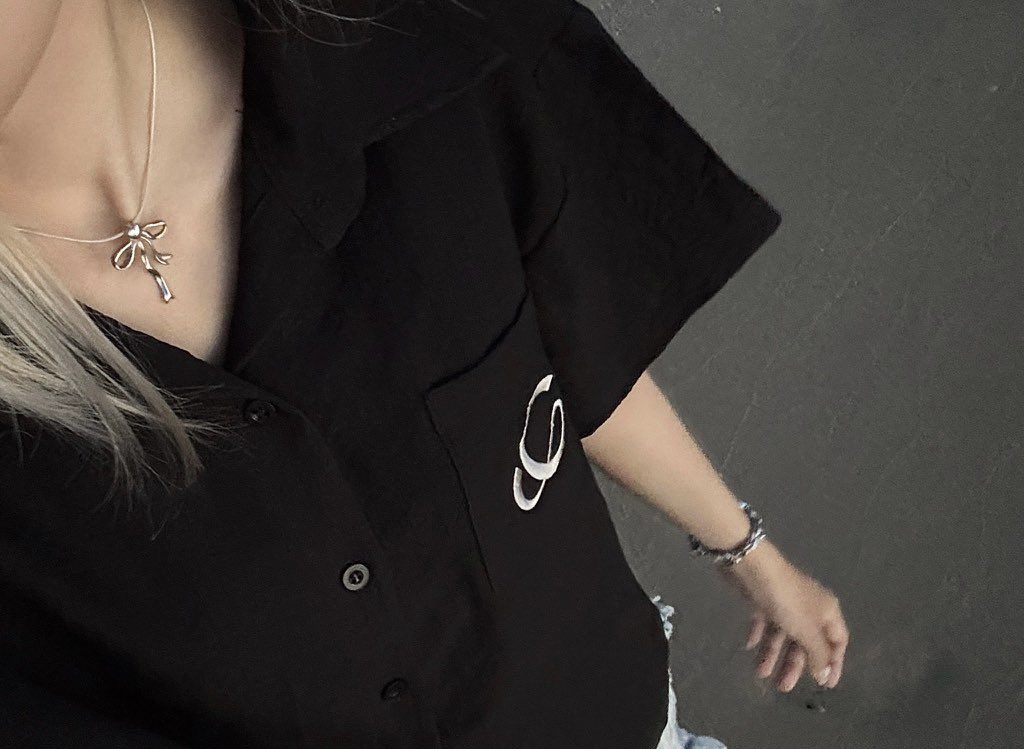 yoxrgravity's tweet image. 3 ตัวนี้ไม่ต้องรีดคับ 👍🏻 คอปกใส่เที่ยวใส่ทำงานได้ จับยัดใส่กระเป๋าม้วนๆยังไม่ยับเลย โดยเฉพาะคาร์ดิแกน 55555

- cardigan ของ riley.apparels 
- shirt แขนสั้นของ copper.bkk
- polo shirt ของ rally movement