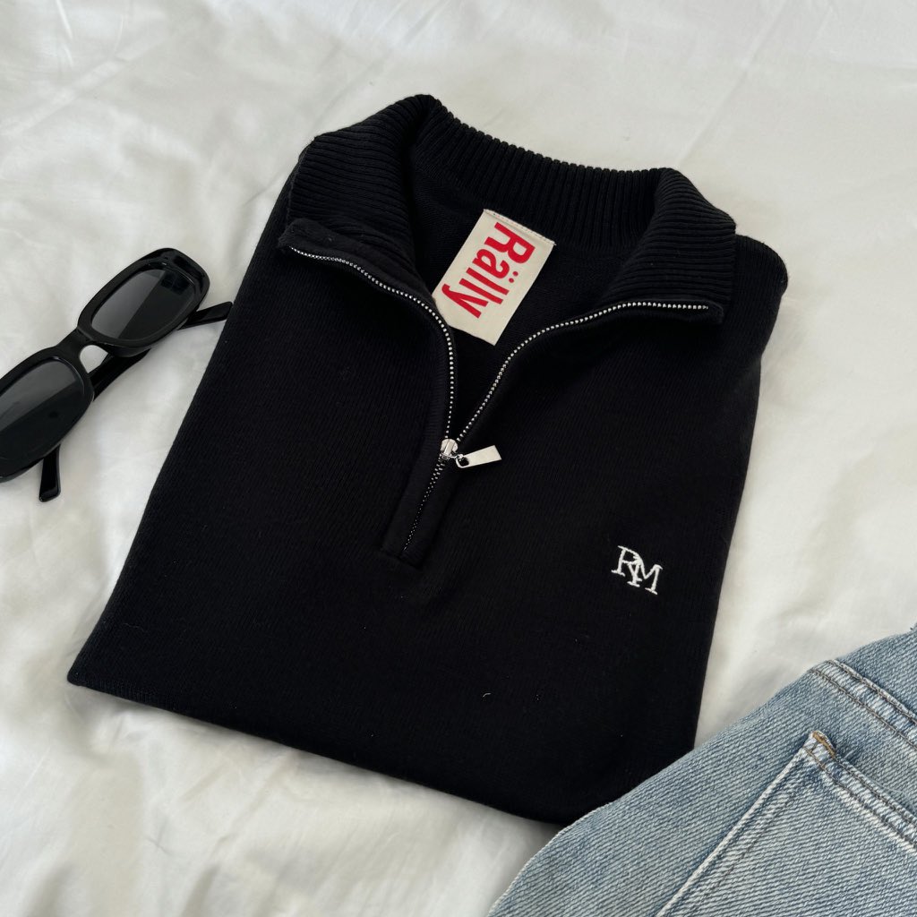 yoxrgravity's tweet image. 3 ตัวนี้ไม่ต้องรีดคับ 👍🏻 คอปกใส่เที่ยวใส่ทำงานได้ จับยัดใส่กระเป๋าม้วนๆยังไม่ยับเลย โดยเฉพาะคาร์ดิแกน 55555

- cardigan ของ riley.apparels 
- shirt แขนสั้นของ copper.bkk
- polo shirt ของ rally movement