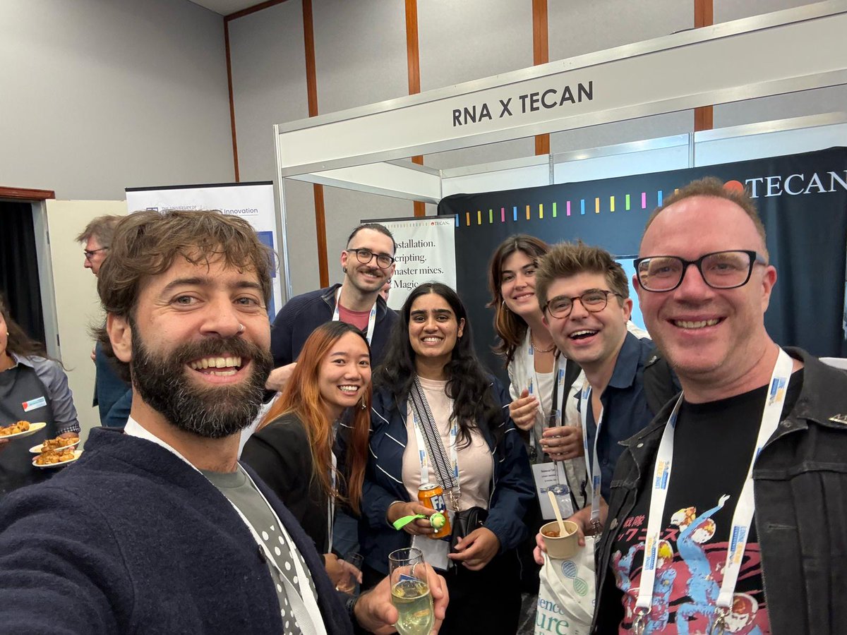 anti_d4's tweet image. Lorne Genome was my first ever conference, fast forward and I'm delighted to have been awarded the @GenomeConf Student Award on Tuesday! This community has helped me grow so much as a researcher and I always leave enriched and inspired to continue to do cool science! @Neely_Lab