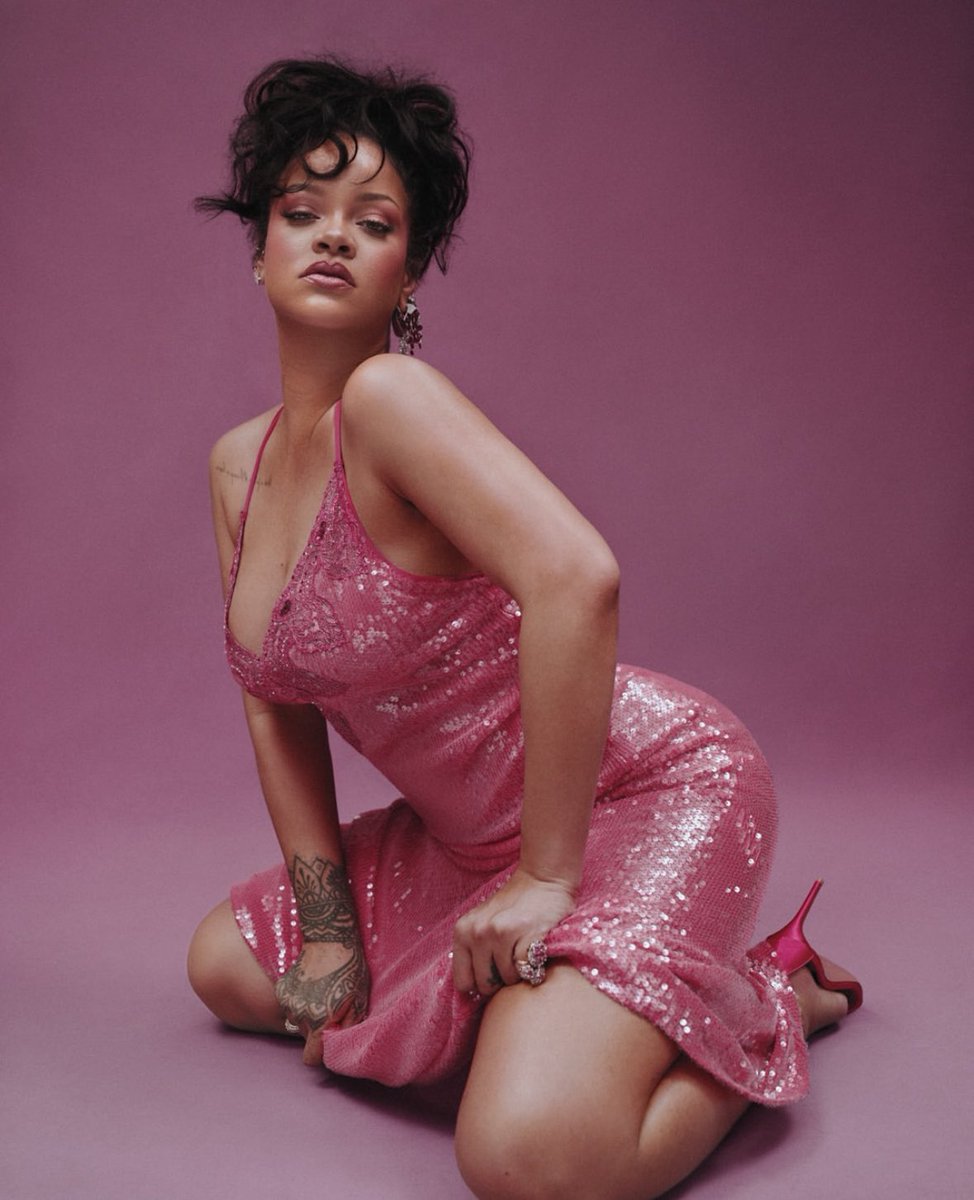 rapalert6's tweet photo. Happy 37th birthday to Rihanna. 🎈 https://t.co/TJ2HAp6Qbk