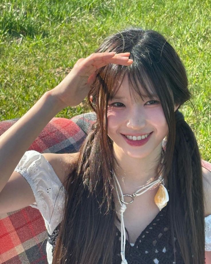 songhanyo's tweet photo. ㅤㅤ
hi, it's fromis_9's Song Hayoung! ♡
ㅤㅤ https://t.co/QedX1o5tLl