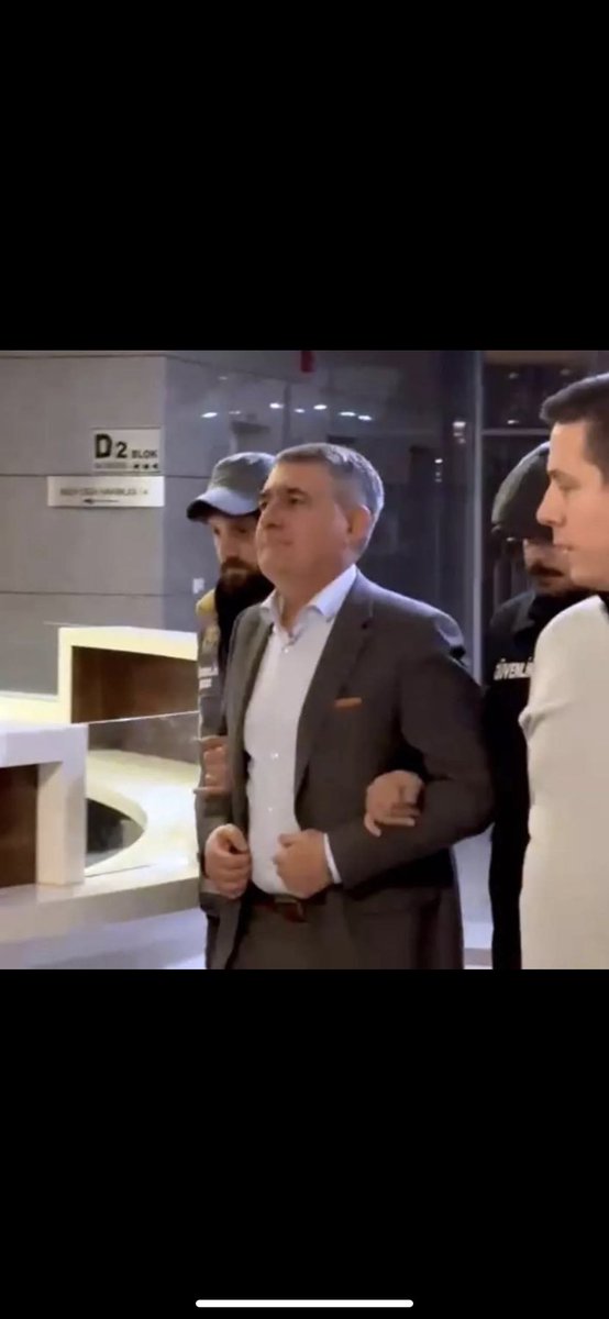 Türkiye’nin uluslararası alanda da en önemli iş insanları derneği TÜSİAD  başkanı böyle ifadeye getiriliyor..Suç unsuru “ hak hukuk adalet gerekli” demesi özetle..ve bize yabancı yatırımcı gelecek öyle mi…Akıl tutulması…