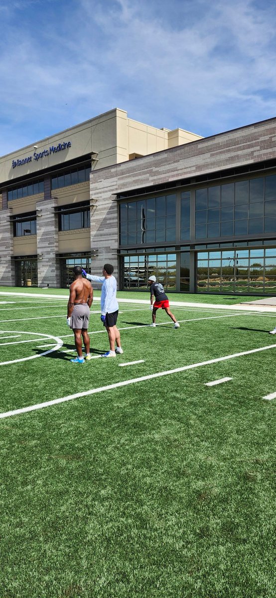 Mike Giovando (@elev8qbacademy) on Twitter photo Grinding with <a href="/SpencerRattler/">Spencer Rattler</a> <a href="/dieseltaylor06/">Diesel</a> <a href="/Wrogers__2/">Will Rogers</a> <a href="/Rober1Knorr_/">Robert Knorr 2025 QB</a> thanks to all the wide receivers that have been coming out putting in work thank you Banner sports medicine for letting us use your great facility! <a href="/quarterbackmag/">Quarterback Magazine</a> Grinding with <a href="/SpencerRattler/">Spencer Rattler</a> <a href="/dieseltaylor06/">Diesel</a> <a href="/Wrogers__2/">Will Rogers</a> <a href="/Rober1Knorr_/">Robert Knorr 2025 QB</a> thanks to all the wide receivers that have been coming out putting in work thank you Banner sports medicine for letting us use your great facility! <a href="/quarterbackmag/">Quarterback Magazine</a>