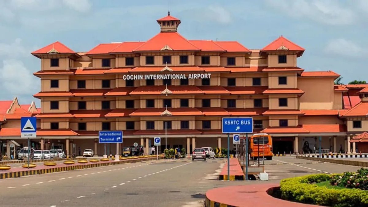 thenewsdrum's tweet image. Passenger Rasheed detained for jokingly responding 'bomb remark' at Kochi Airport
newsdrum.in/national/passe…

#Kochi #Cochin #Kerala #KochiAirport #BombThreat #Aviation