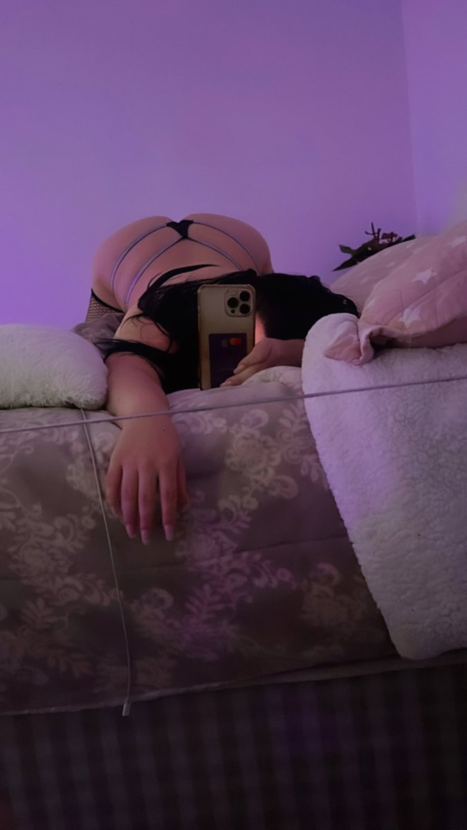 cammodels_promo's tweet photo. deleting in 48 hours, but whoever likes and says hi, ill send u nudis vids https://t.co/eSqe7LMXc5