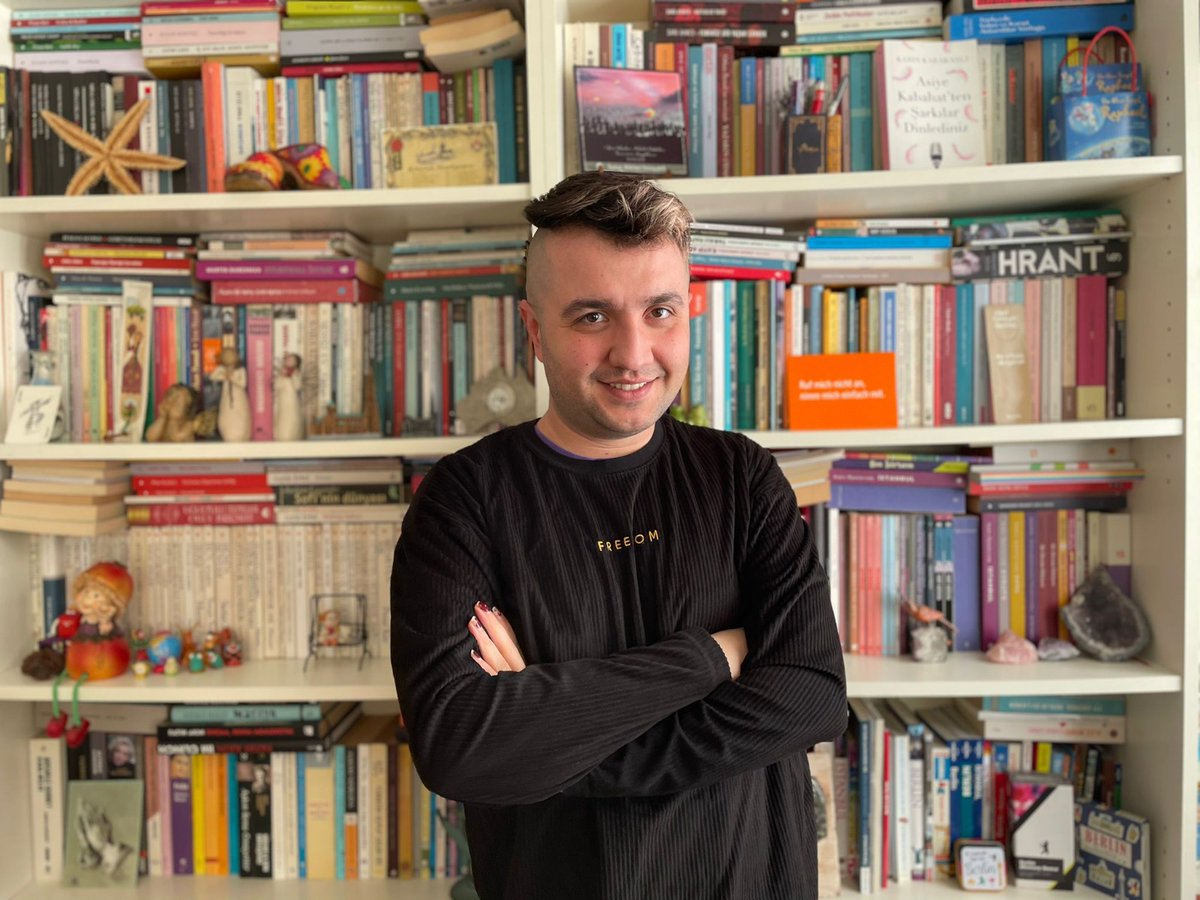 KaosGL's tweet image. 📍KaosGL.org Genel Yayın Yönetmeni Yıldız Tar’ın ifadesi tamamlandı

Tar’a sivil toplum faaliyetleri, mesleki ilişkileri ile ilgili detaylar soruldu. Kadın ve LGBTİ+ aktivistleri ile yaptığı konuşmalar suç unsuru olarak gösterildi.

kaosgl.org/haber/kaosgl-o…